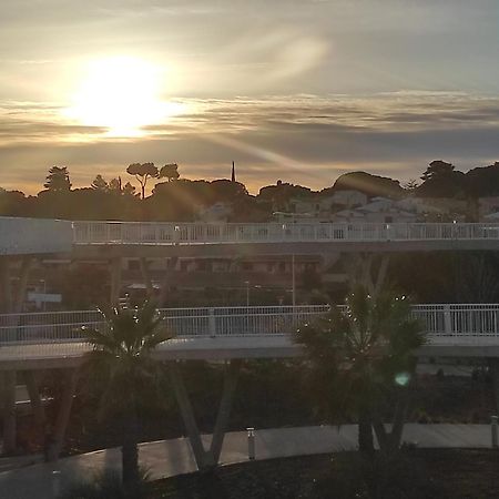 Centre Port,Studio Cosy,Vue Piscine Et Sur Le Parking Prive Ainsi Que Le Mont Saint Martin Agde Kültér fotó