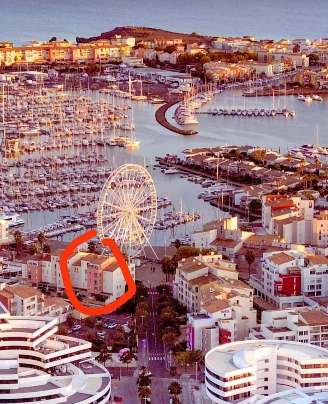 Centre Port,Studio Cosy,Vue Piscine Et Sur Le Parking Prive Ainsi Que Le Mont Saint Martin Agde Kültér fotó